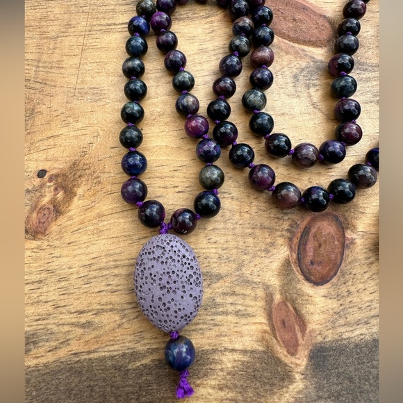 Handmade Mala Necklace Tiger’s Eye Stone and Lava Stone - Picture 4 of 5